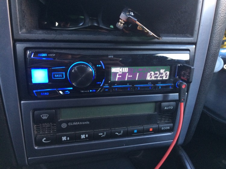Автомагнитола ALPINE UTE-80B USB 